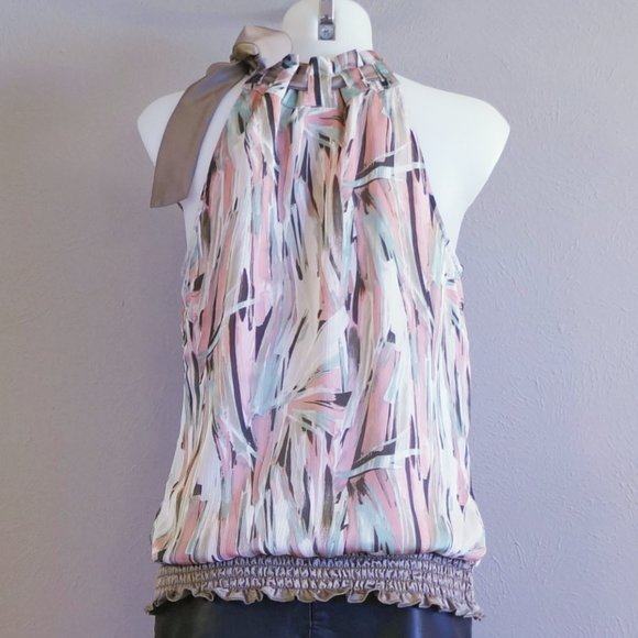 Flirty and Fun Blouse - Picture 2 of 4